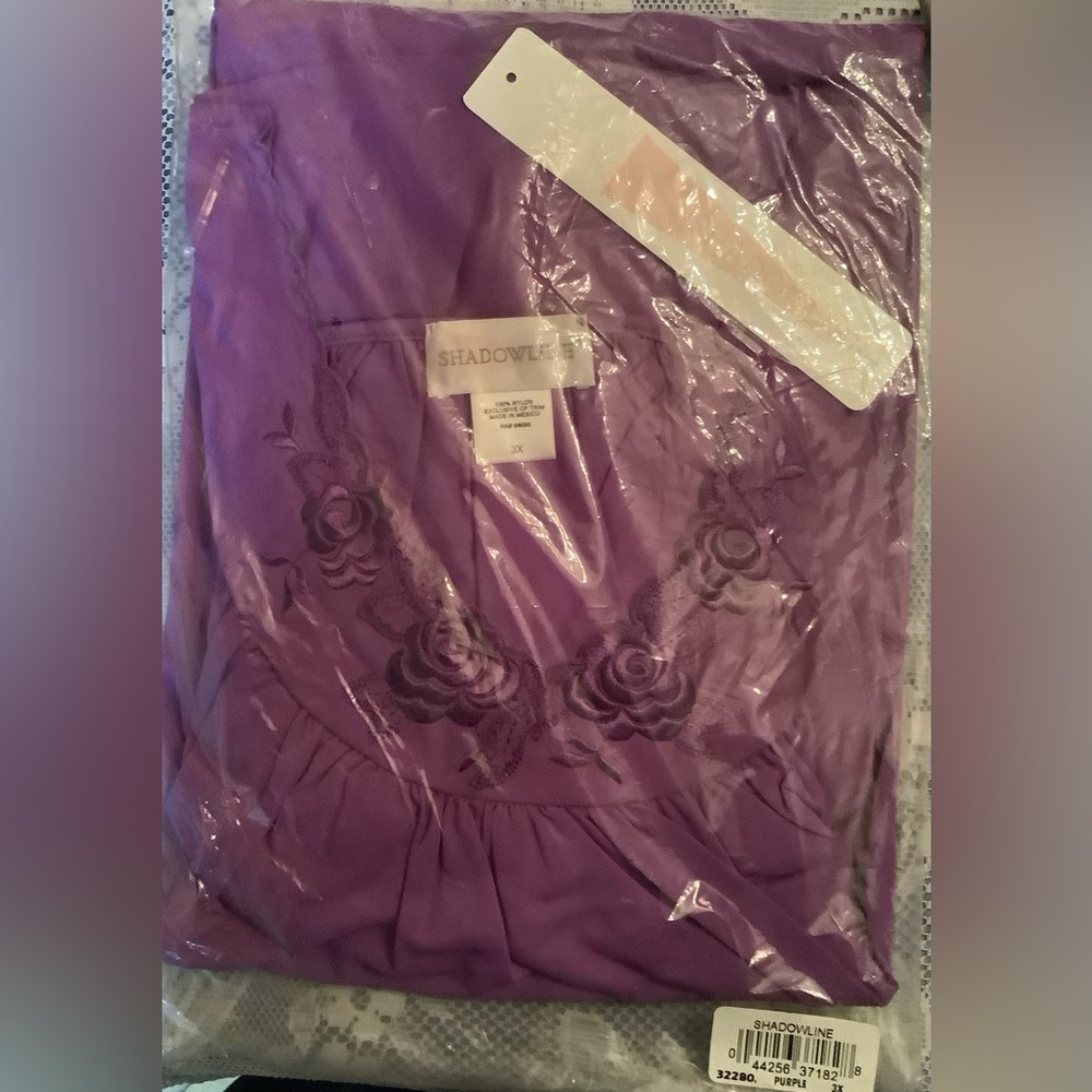 New in the bag ShadowLine 3X Long Nightgown Dark Purple Floral design Neckline